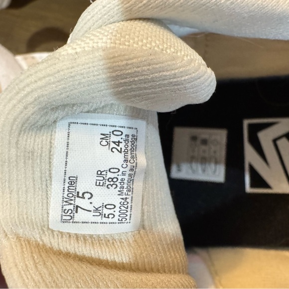 Vans Ultra Range EXO Lightweight Cream and Multicolor Checkered Sneakers - Picture 2 of 10